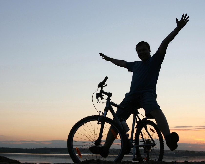 Мужик на велосипеде