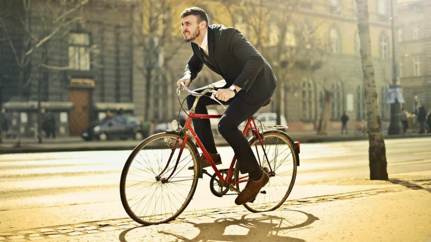 Мужик на велосипеде