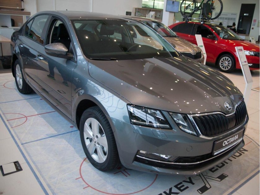 Сигма сервис Шкода Октавия 2019 Style Topaz коричневый