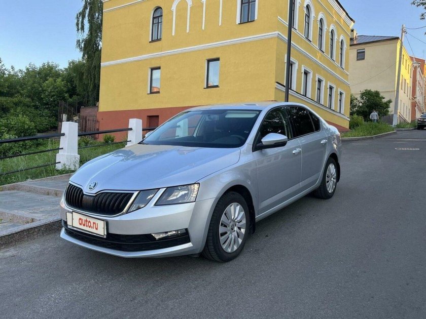 Skoda octavia 2017 серебристый
