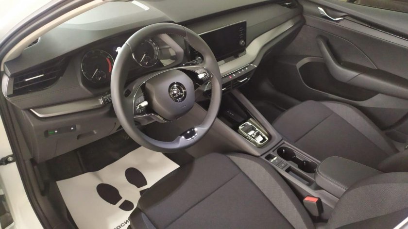 Октавия а7 1.6 110 механика Style серый 2020