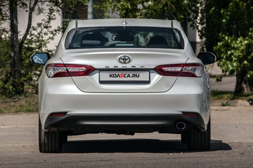 Toyota Camry 70 сзади