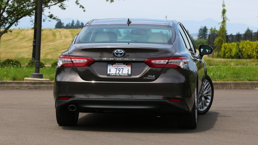 Toyota Camry 2018 сзади