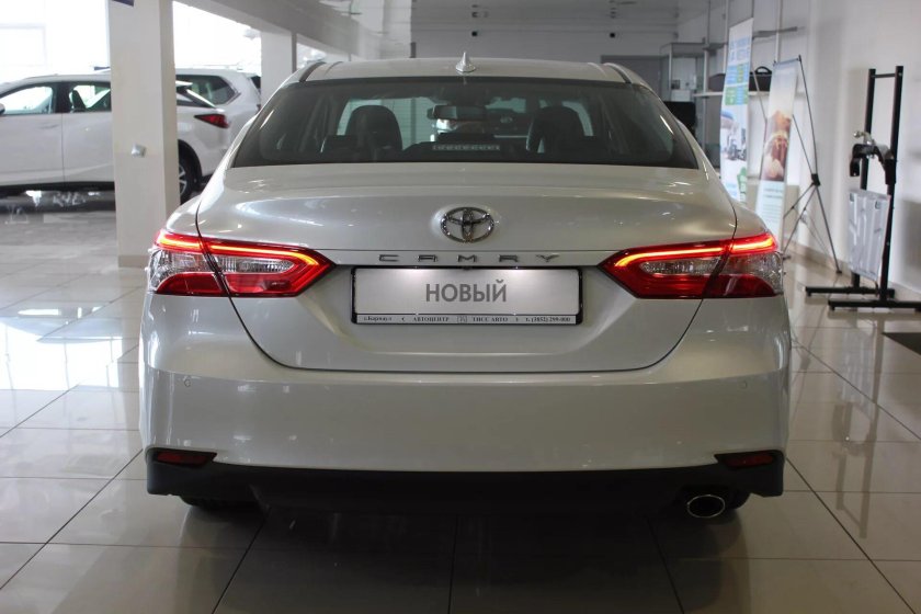 Toyota Camry 70 сзади