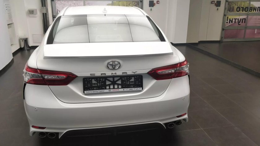 Toyota Camry 70 сзади