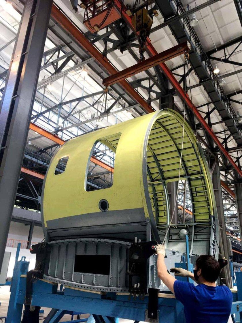 Центроплан самолета ssj 100