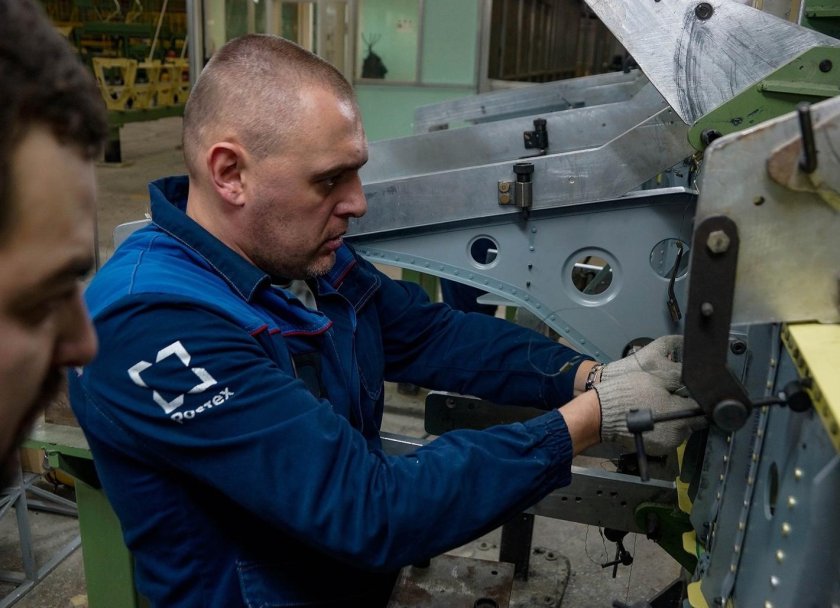 Слесарь-сборщик авиационной техники