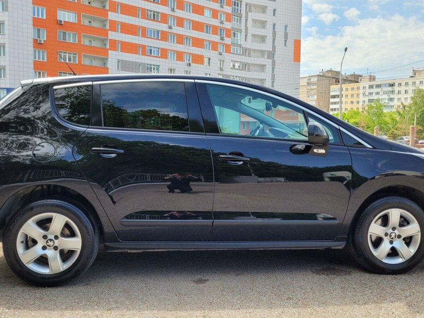 Peugeot 3008 черный