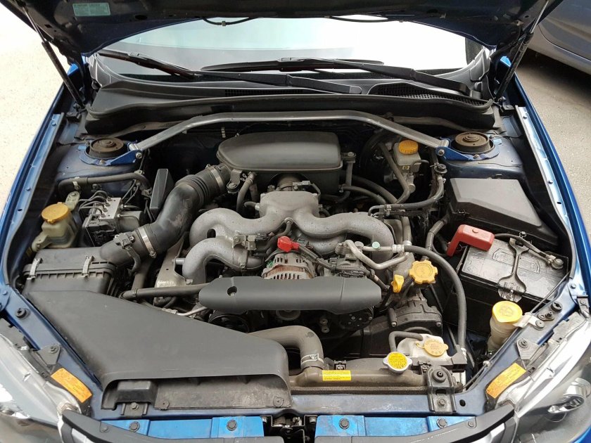 Субару Импреза под капотом