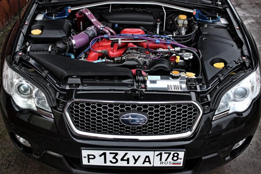 Subaru Forester SJ 2014 под капотом