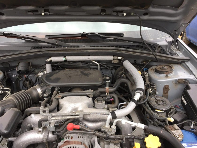 Subaru Forester 2 l 2007 под капотом