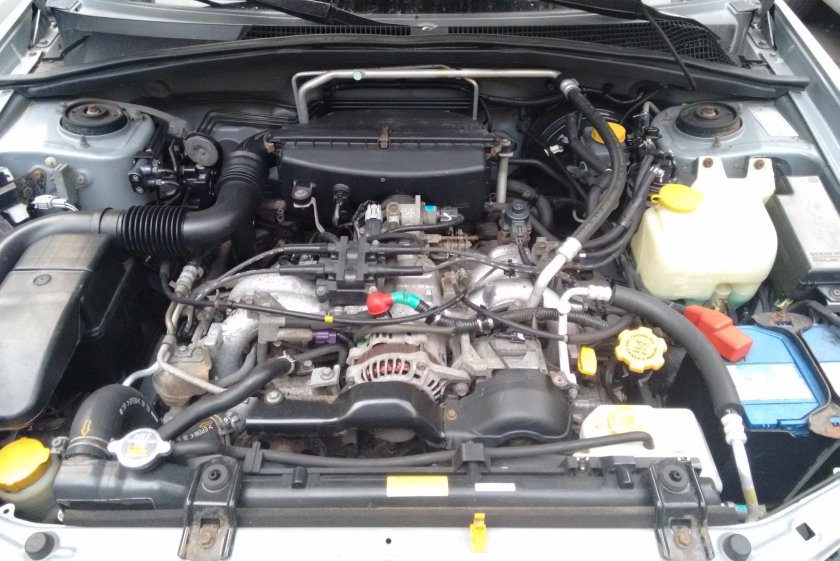 Субару Форестер СГ 5 под капотом