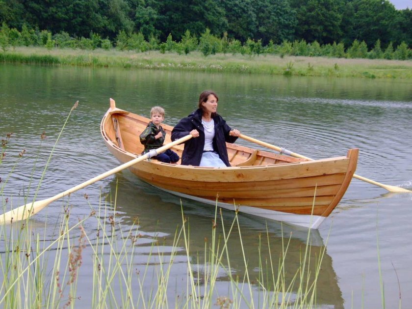 Гребная лодка «Флит-15»