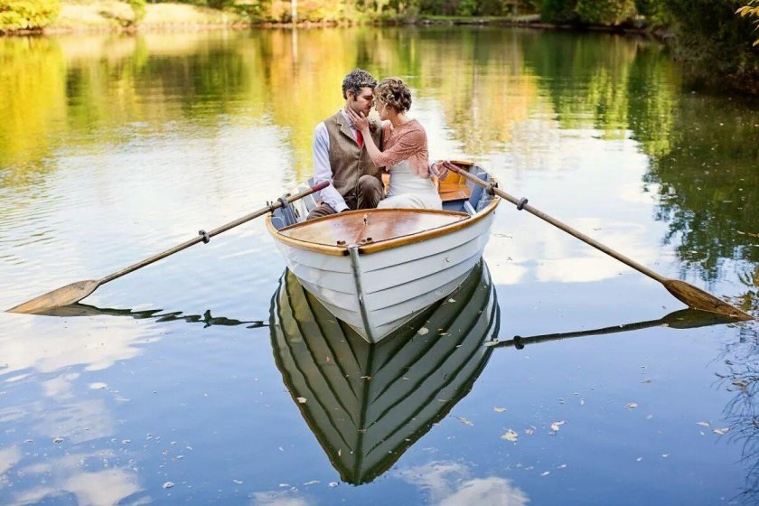 Парень в лодке