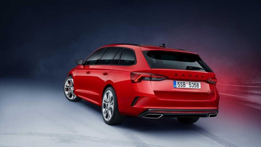 Шкода Октавия RS 2021