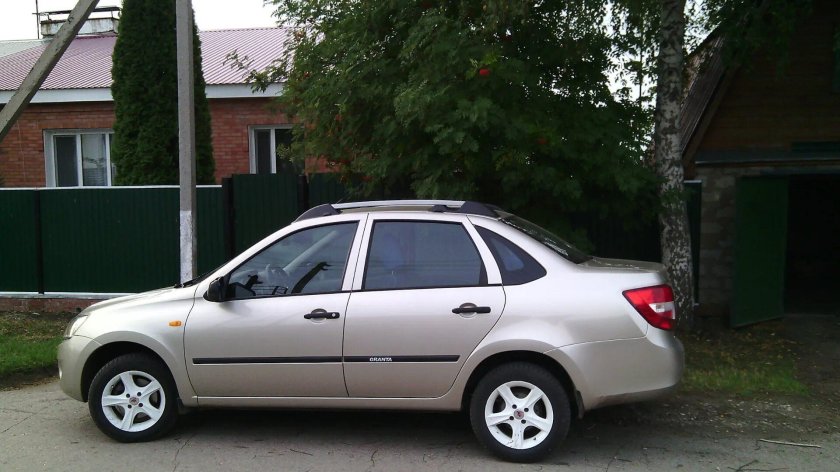 Лада Гранта цвет Аэлита 218