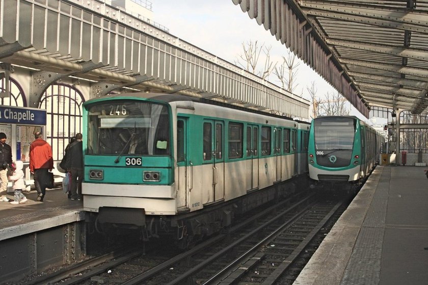 Метро Парижа поезда