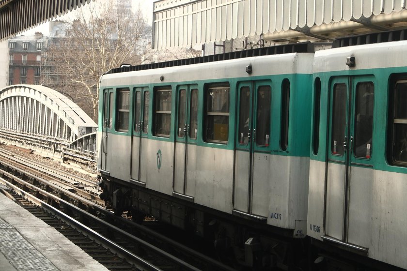 La Chapelle метро