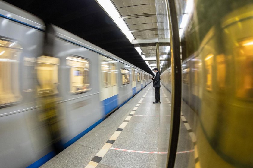 Поезд метро