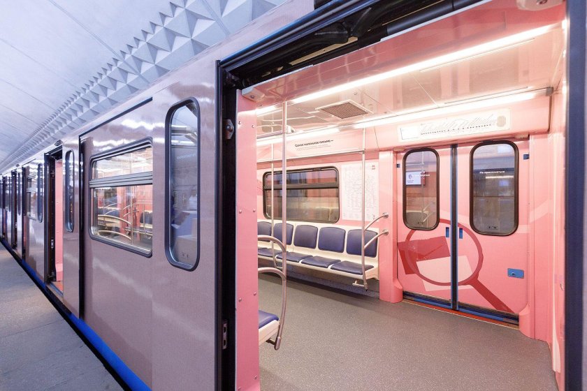 Вагон метро