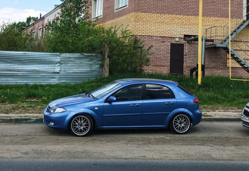 Шевроле Лачетти хэтчбек r17