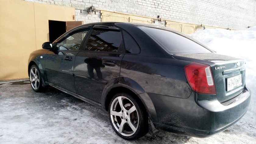 Chevrolet Lacetti седан на 17 дисках