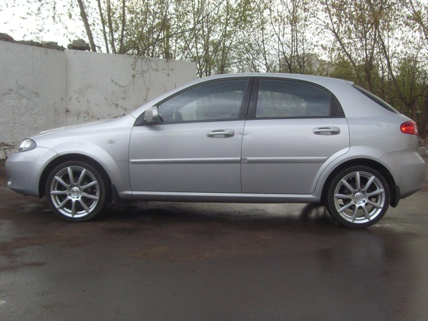 Шевроле Лачетти хэтчбек r17