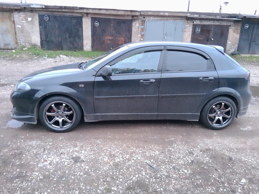 Chevrolet Lacetti хэтчбек на 17 дисках