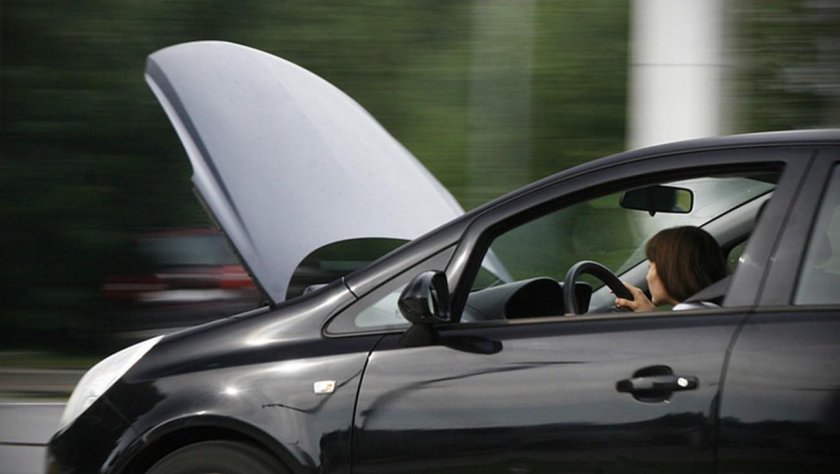 Машина с открытым окном