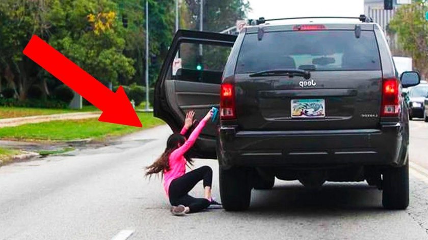 Выкинул бабу из машины
