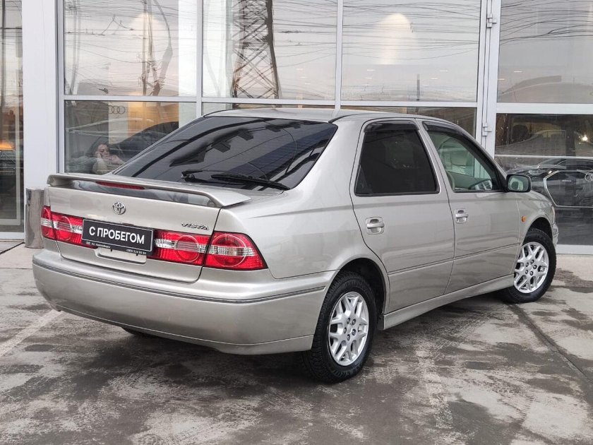 Тойота виста 2001