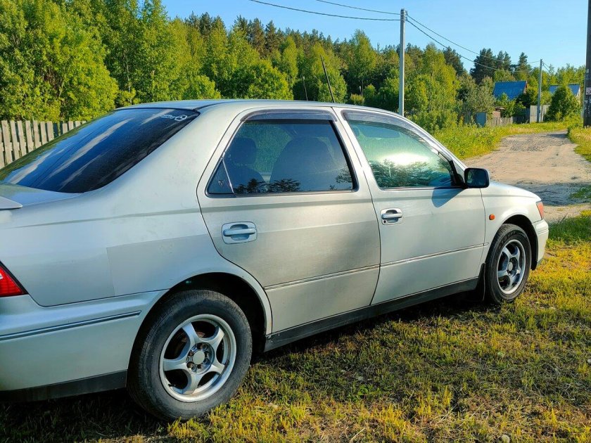 Тойота виста 2002