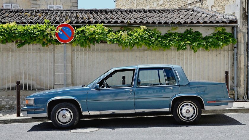 Кадиллак Флитвуд 1986