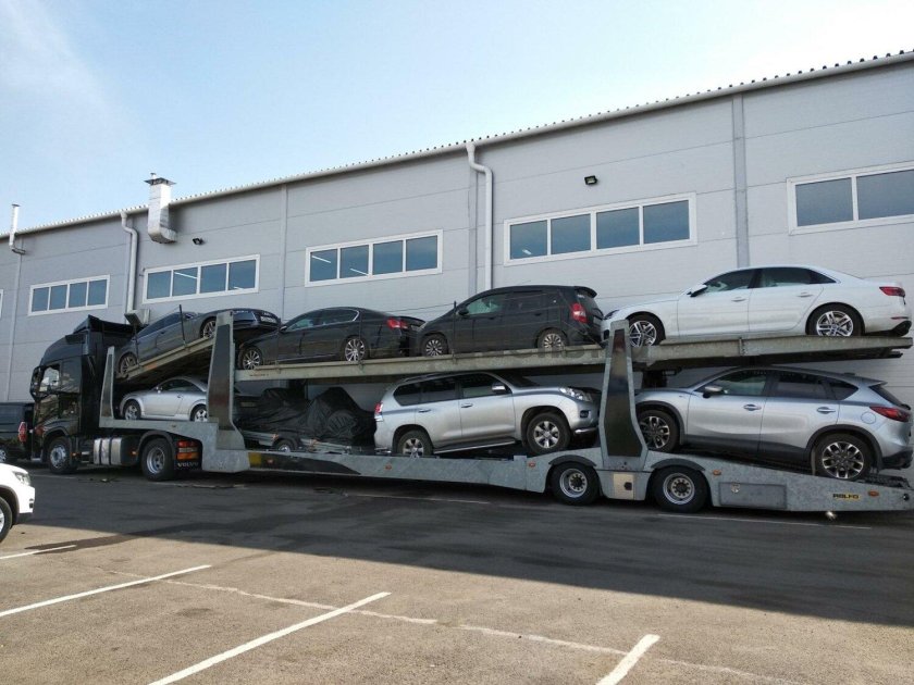 Трак Вольво автовоз