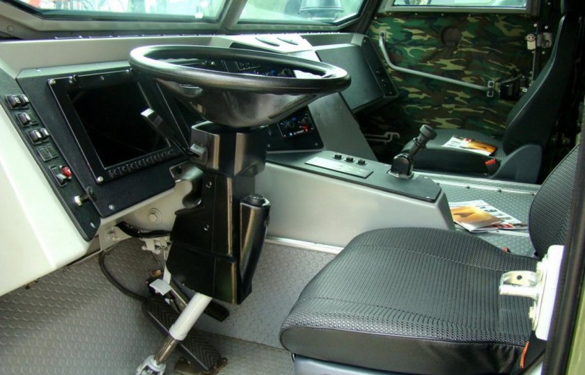 Бронеавтомобиль МЗКТ-490100