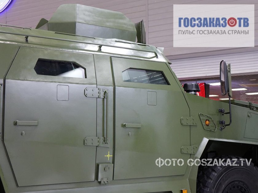 Броневик барс 8