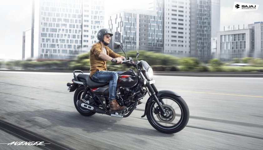 Bajaj Avenger 220 Street