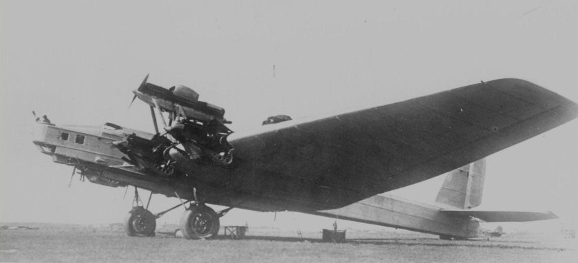 Самолет ант-20 Максим Горький