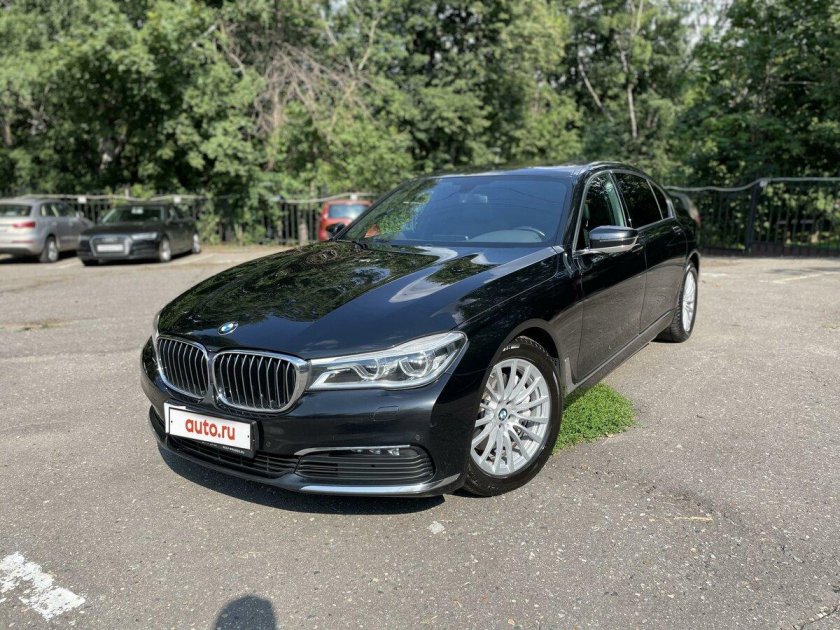 БМВ 740 g12