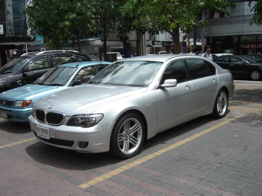 BMW 740 2005