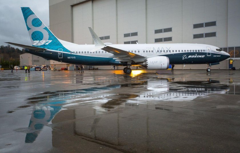 737 Max 8
