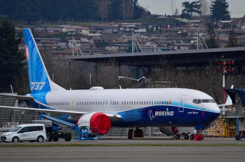 737 Max 10