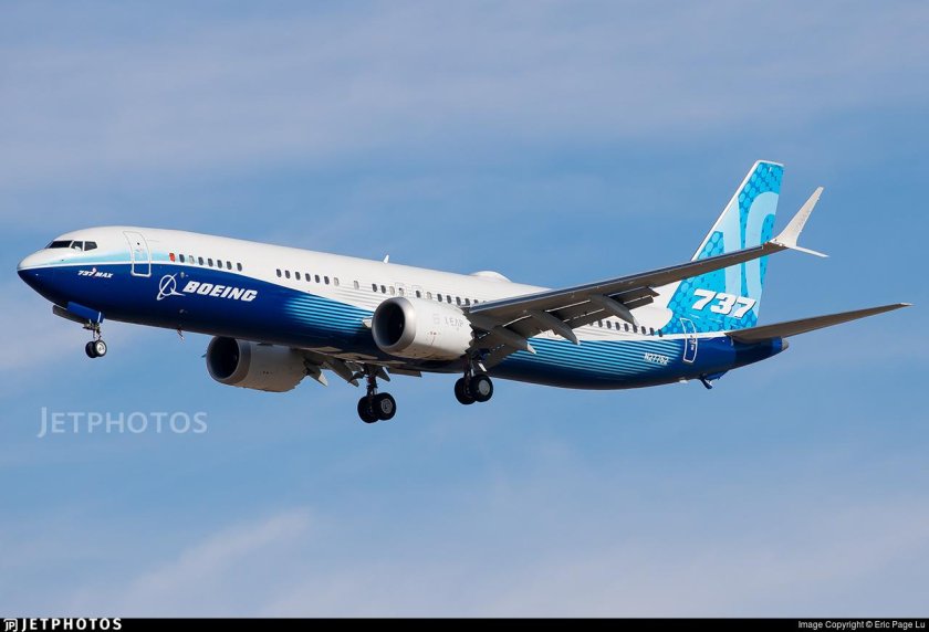 Самолет боинг 737 800