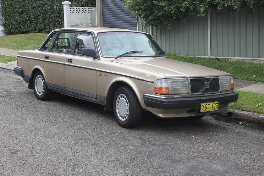 Вольво 240 седан