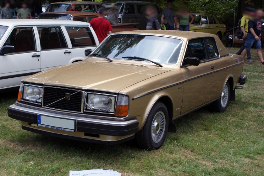 1975 Volvo 260