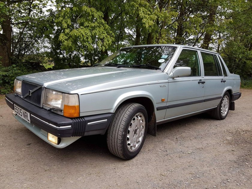 Вольво 740 седан