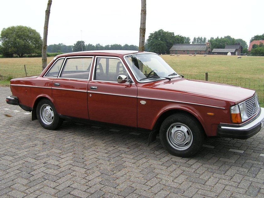 Volvo 240 1976