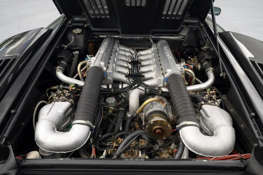 Lamborghini Countach летающее