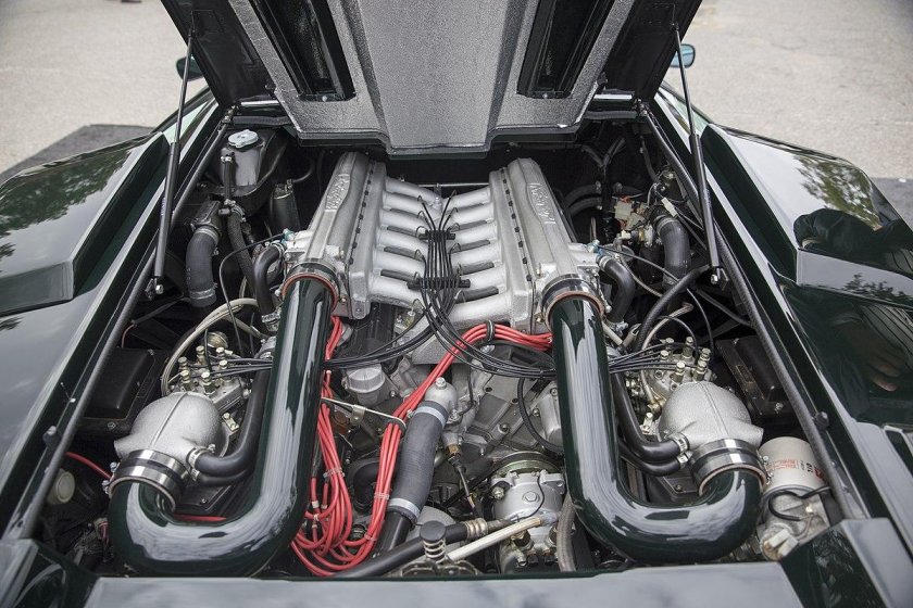 Lamborghini diablo engine