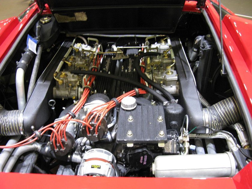 Lamborghini Countach engine